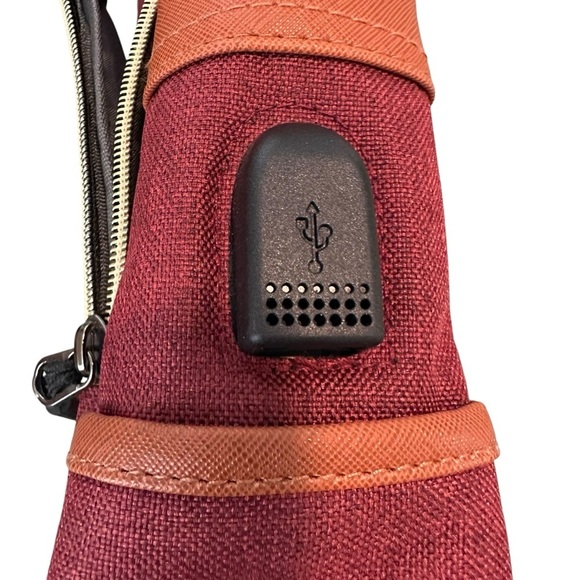 Ronyes Laptop Backpack Preowned Bag burgundy, brown Straps USB port. - Picture 7 of 7